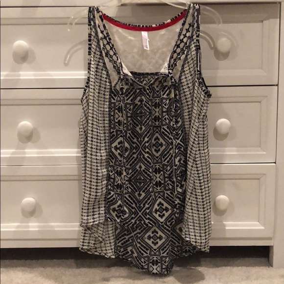 Patterned Tank Top - Picture 3 of 5